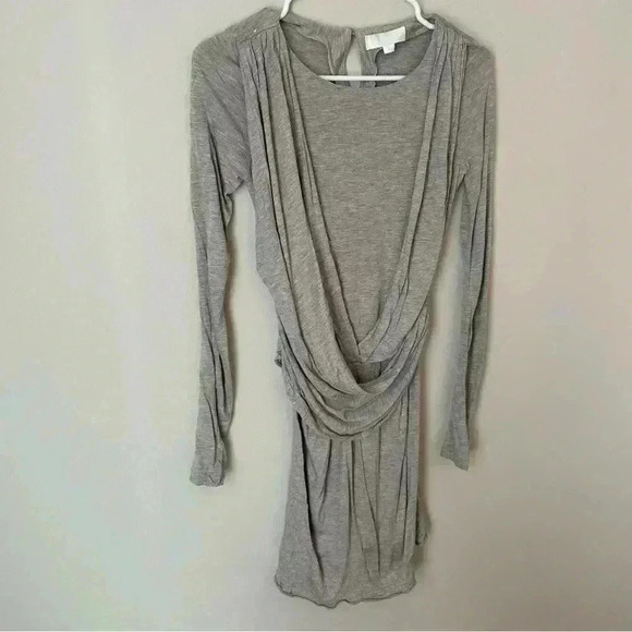 Jill Stuart Light Grey Long Sleeve Deep Scoop Crewneck Mini Dress Women’s Size 2 - Picture 2 of 5
